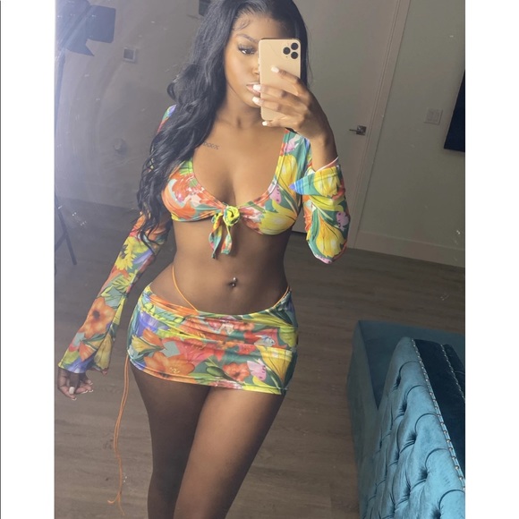 Resort Bikini Set - Picture 1 of 4